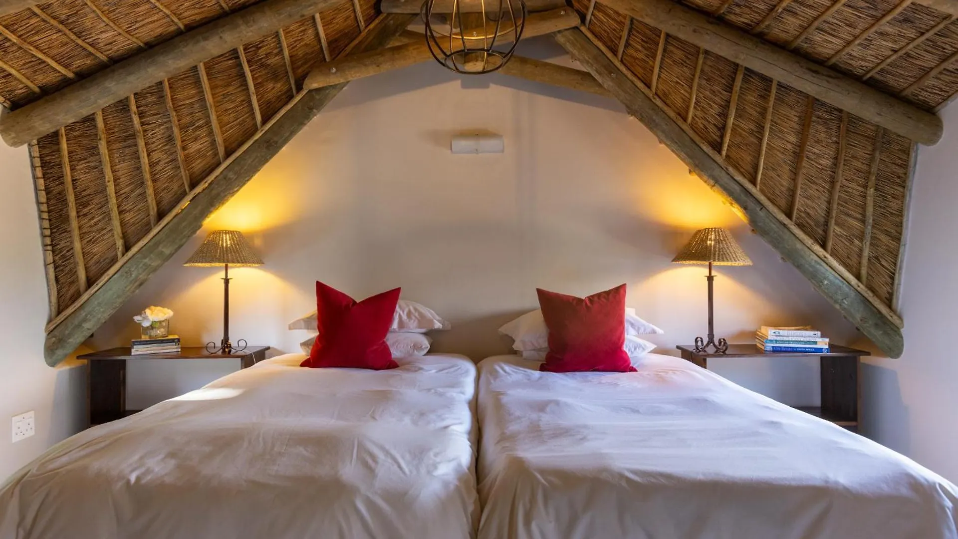 Serene, Thatched Apartment In Noordhoek, ケープタウン 0*,  南アフリカ